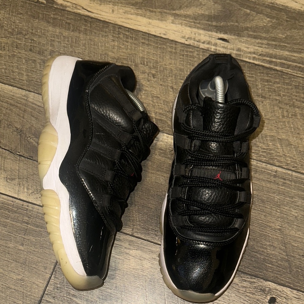 Men’s Jordan 11’s 72-10